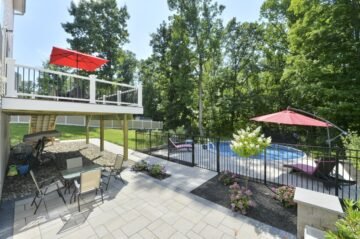 Second Story Deck with Above Ground Pool